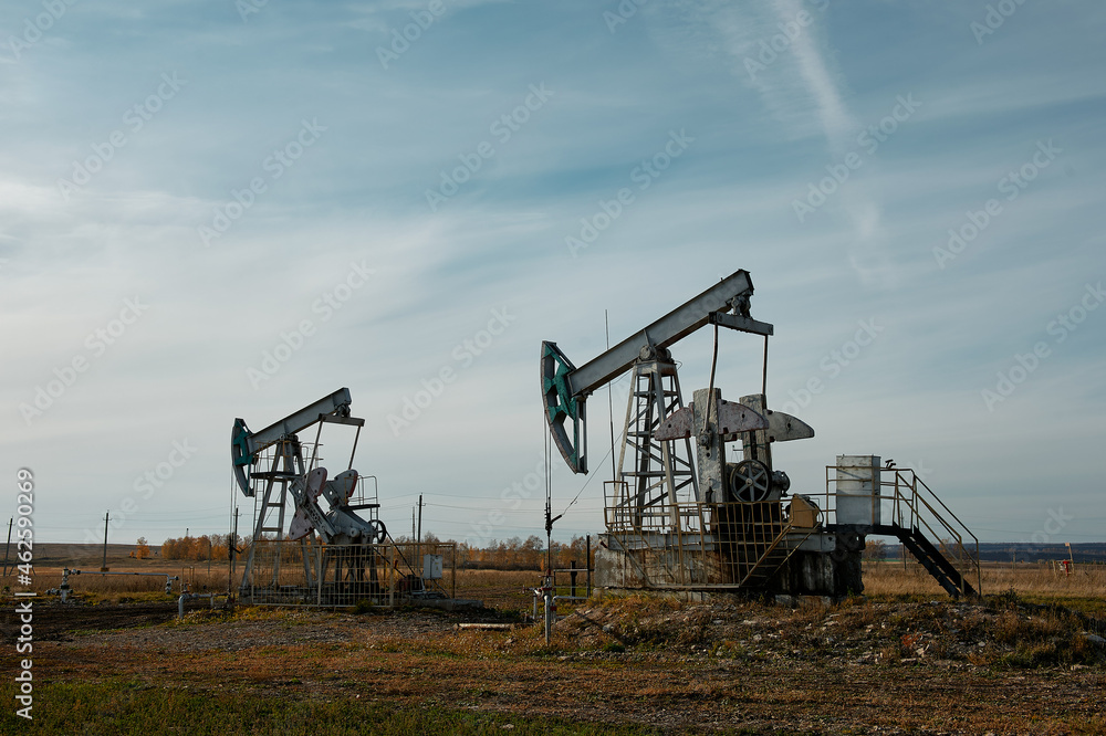 Technological oil and gas production. Production, transportation and processing of oil and gas. Production for the world's population. Technological oil and gas production. Production, transportation and processing of oil and gas. Production for the world's population.