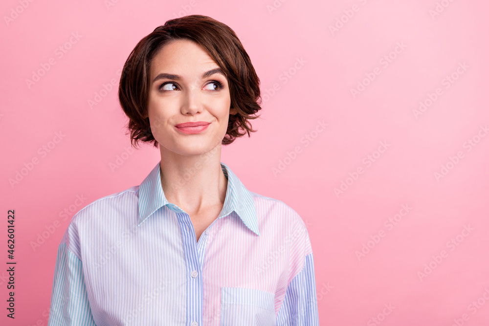 Photo portrait woman pretty smiling looking copyspace isolated pastel pink color background Photo portrait woman pretty smiling looking copyspace isolated pastel pink color background