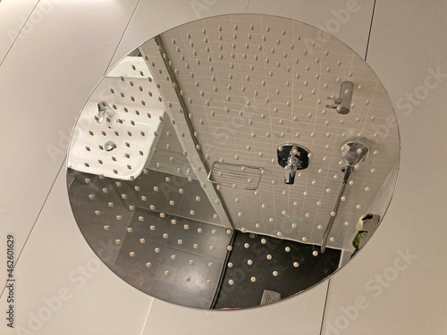 ducha inoxidable de techo alcachofa cuarto de baño hotel IMG_4117-as21 photo
