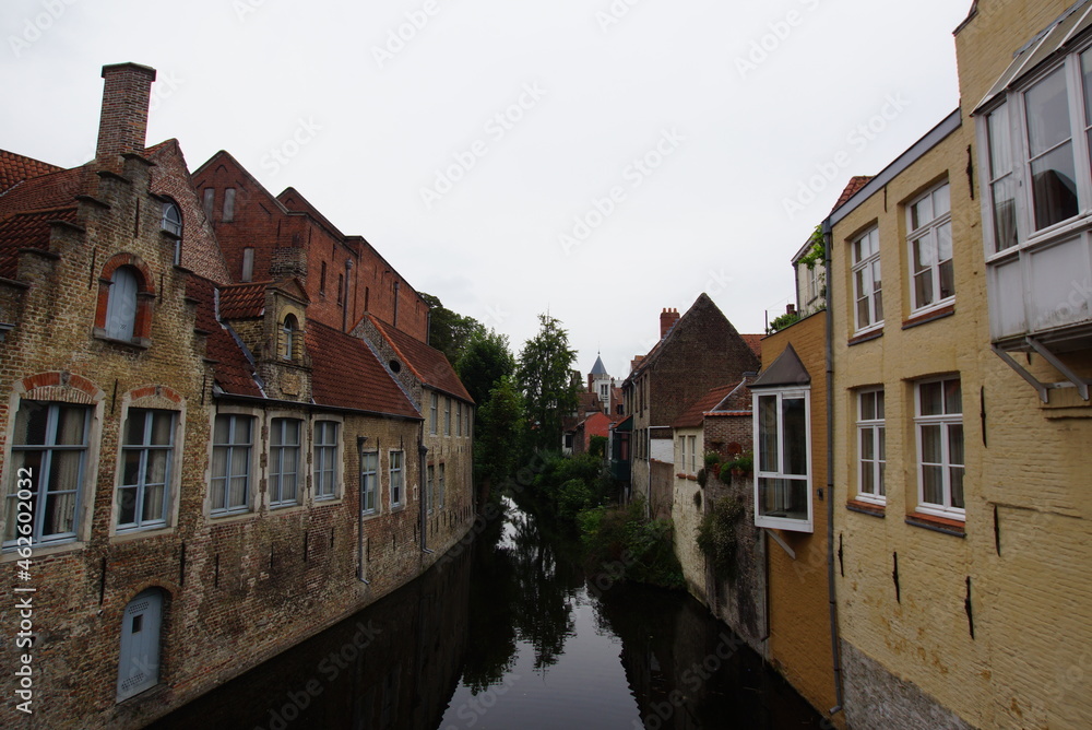 ベルギー・ブルージュの運河と街並み