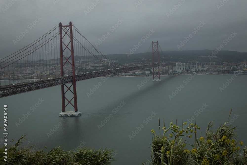 Fototapeta premium city bridge, city bridge Lisbon 