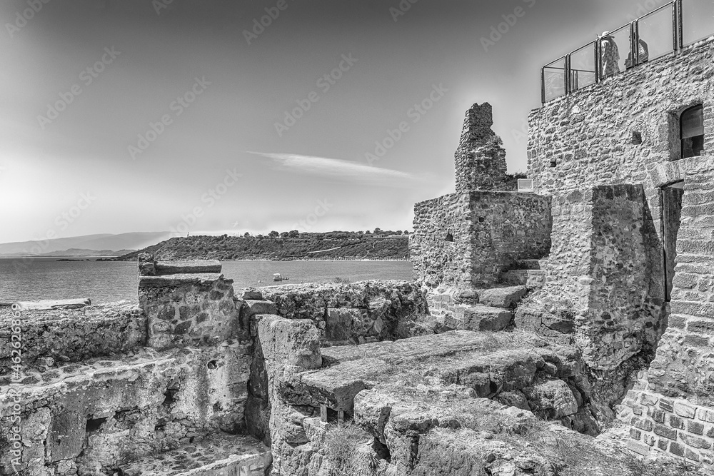 View of the Aragonese Castle, Isola di Capo Rizzuto, Italy View of the Aragonese Castle, Isola di Capo Rizzuto, Italy