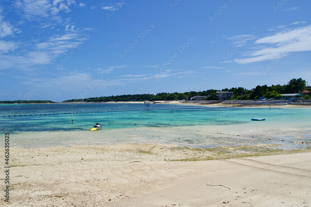 Naklejka premium The scene of emerald beach in Okinawa.