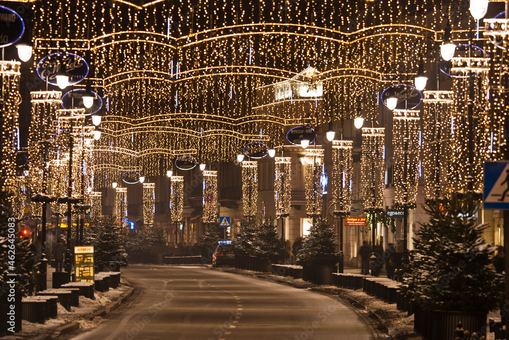 Iluminacja bożonarodzeniowa ulicy Krakowskie Przedmieście Warszawa