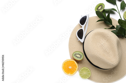 Summer vacation flat lay wi...