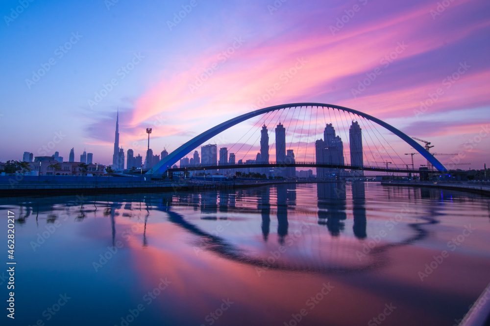 Naklejka premium Beautiful Sunrise View of Tolerance Bridge in Dubai Canal