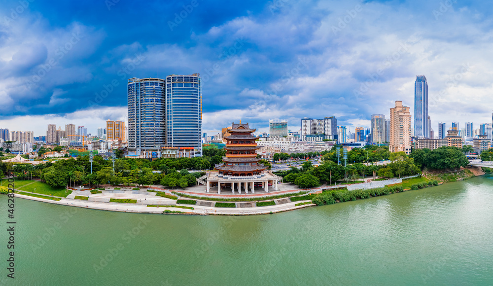 Obraz premium Changyou Pavilion of ancient city wall in Nanning, Guangxi