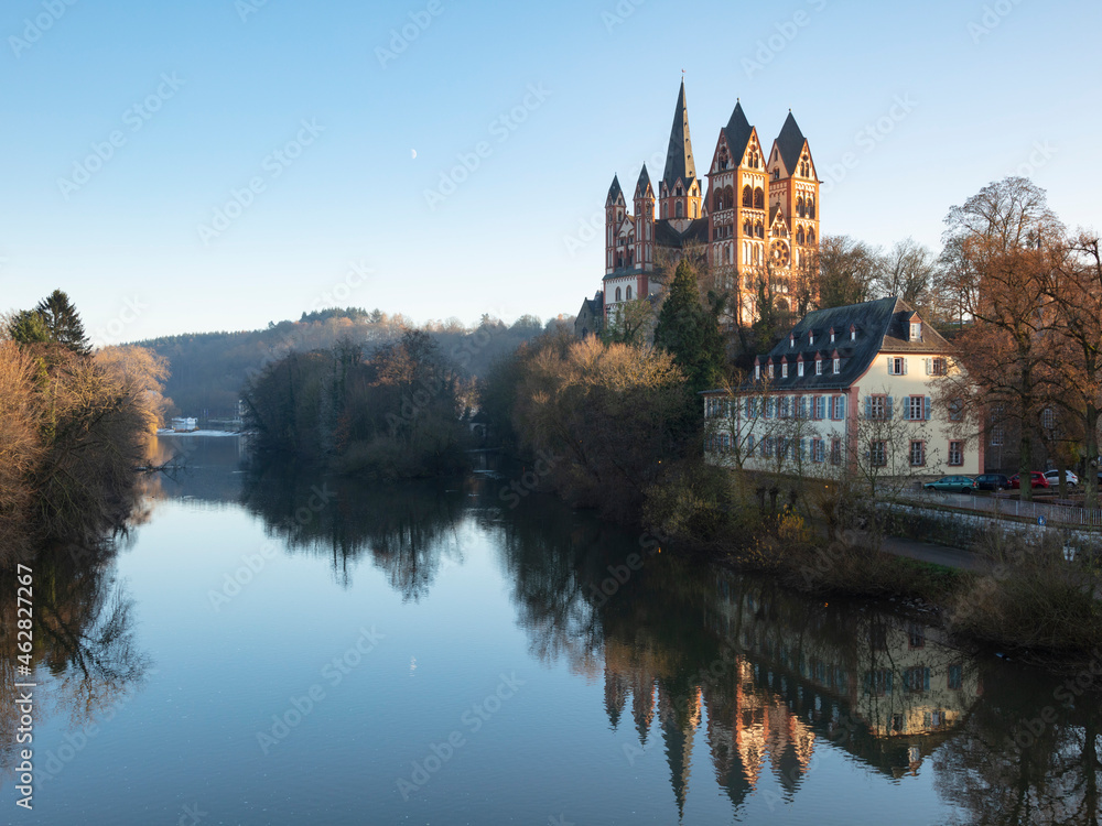 Germany, Hesse,ÔøΩLimburgÔøΩanÔøΩderÔøΩLahn,ÔøΩLimburgÔøΩCathedral reflecting inÔøΩLahnÔøΩriver Germany, Hesse,ÔøΩLimburgÔøΩanÔøΩderÔøΩLahn,ÔøΩLimburgÔøΩCathedral reflecting inÔøΩLahnÔøΩriver