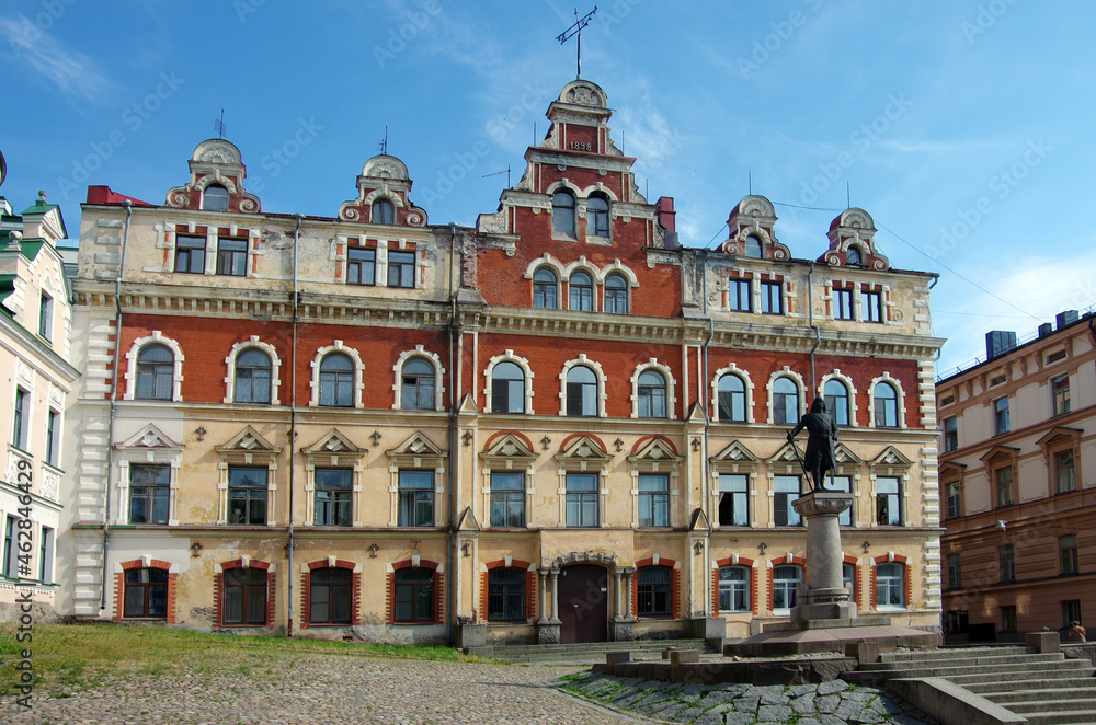 Obraz premium Vyborg, Russia - July, 2021: Old Town Hall Square, Monument to Torgils Knutsson