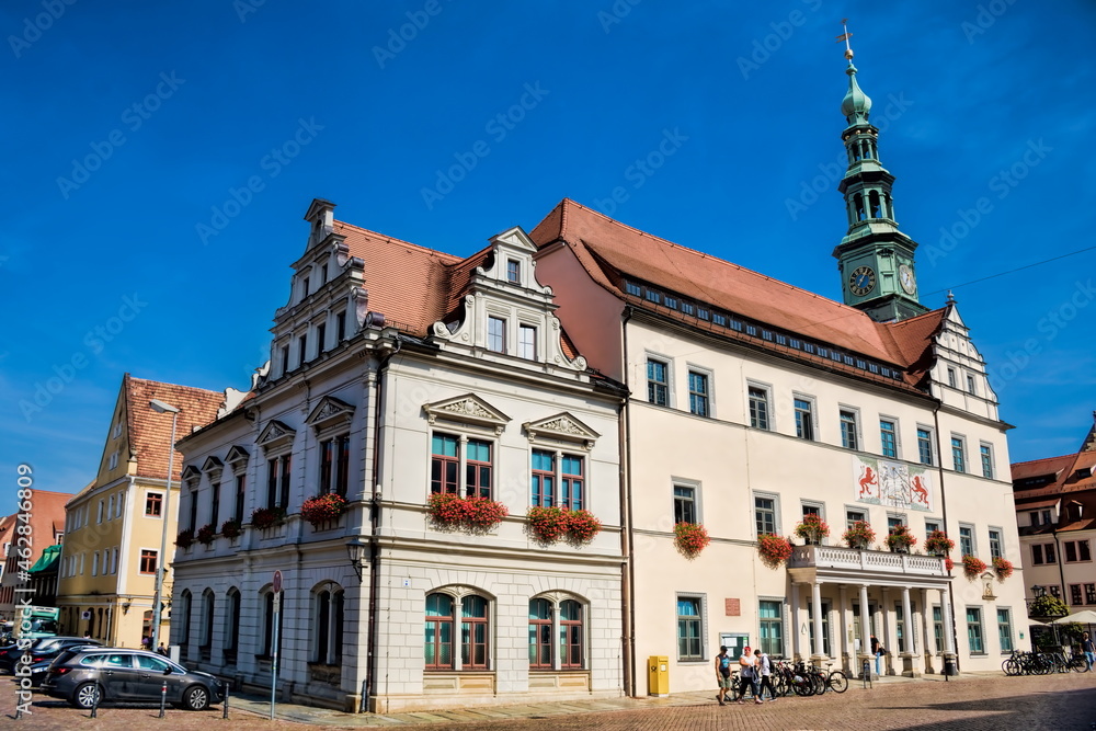 Obraz premium pirna, deutschland - altes rathaus am marktplatz