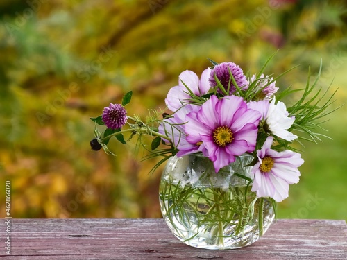 Wallpaper Mural flowers in a vase Torontodigital.ca