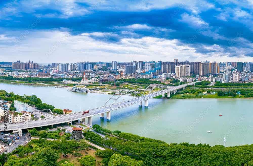 Urban environment of Yong River, Nanning, Guangxi