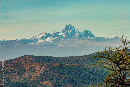Paysage de montagnes avec le mont Kenya en Afrique