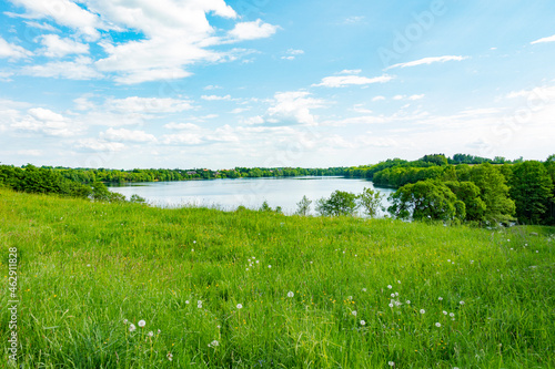 hańcza jezioro łąka drzewa las wieś dolina pagórki najgłębsze podlasie podlaskie suwalszczyzna krajobraz photo