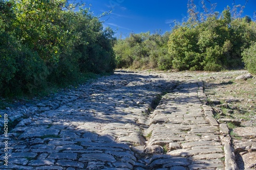 Pont,  vois Domitia et oppidum d'Ambrussum. photo