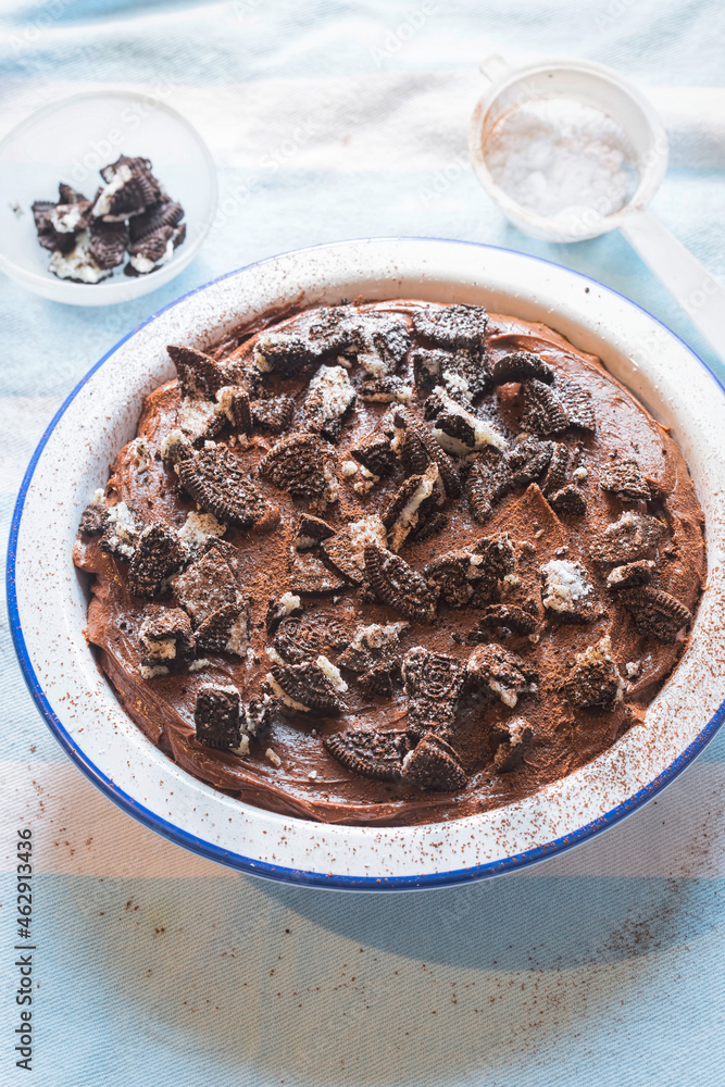 Chocolate Nutella cheesecake with chocolate cookies