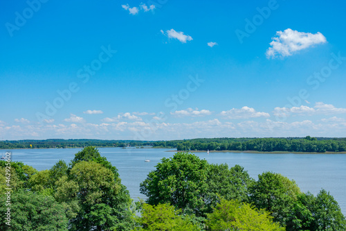 Fototapeta Naklejka Na Ścianę i Meble -  jezioro woda żaglówka jacht port przystań siemiany iława plaża lato wiosna wakacje warmia mazury warmińsko-mazurskie
