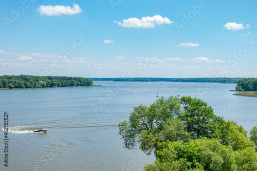 Fototapeta Naklejka Na Ścianę i Meble -  jezioro woda żaglówka jacht port przystań siemiany iława plaża lato wiosna wakacje warmia mazury warmińsko-mazurskie
