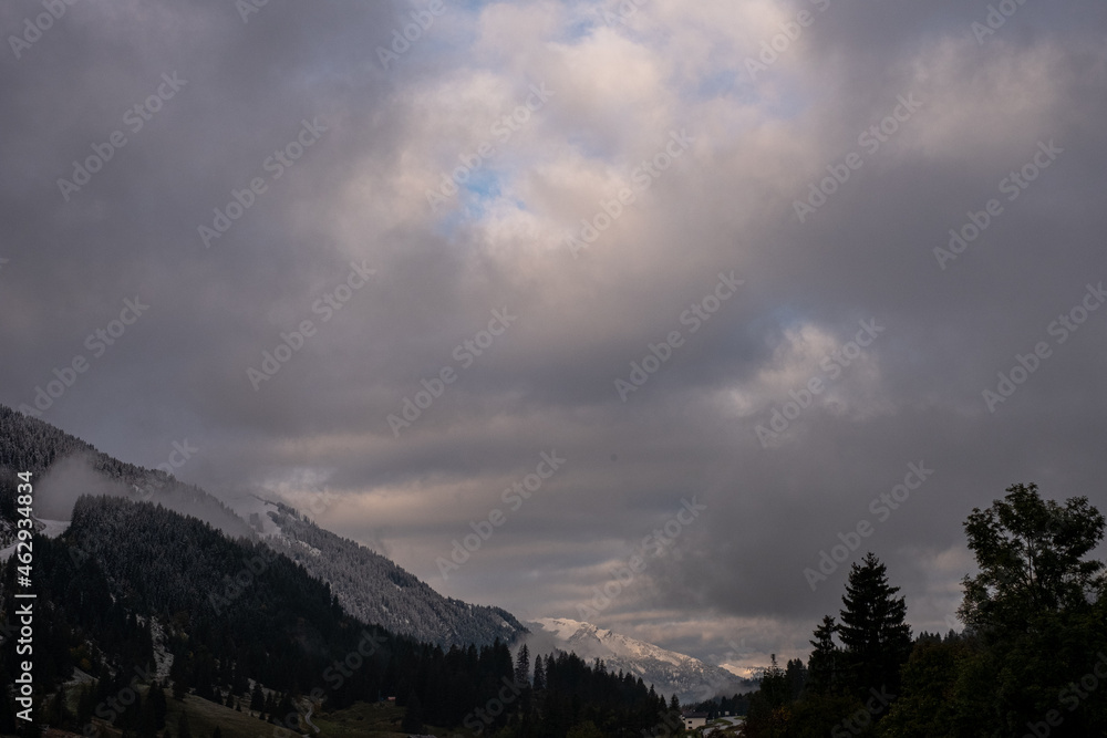 Bergwelt der Alpen in Tirol (Österreich)