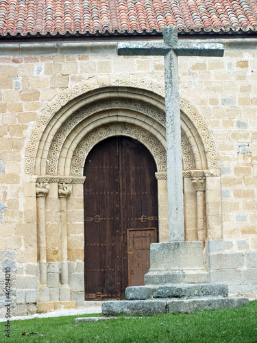 Iglesia románica de San Segundo en Ávila photo