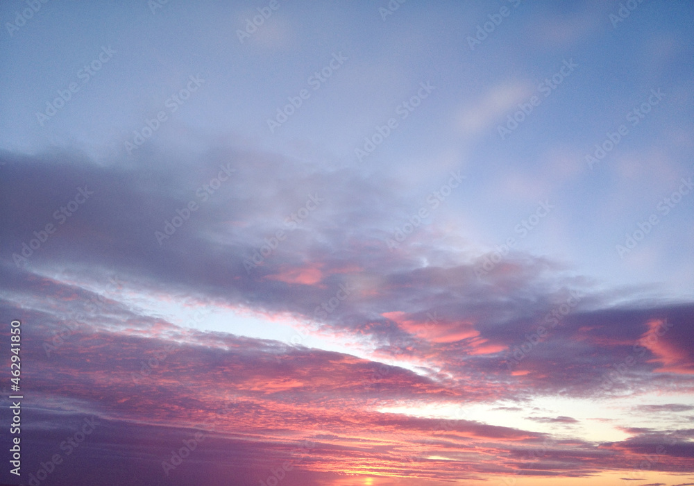 Naklejka premium Awesome clouds and sunset