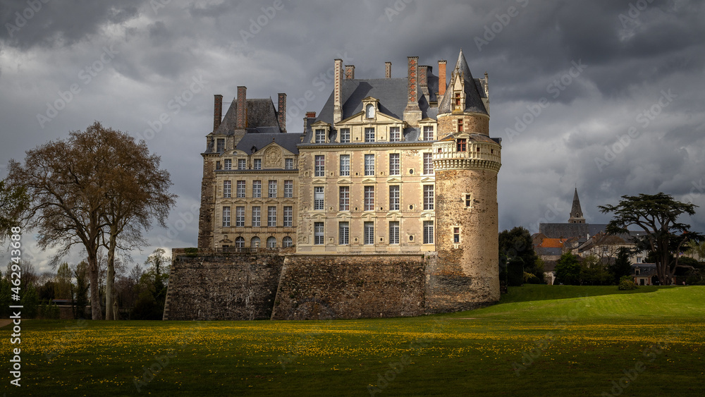 Le château de Brissac, plus haut château de France, situé dans le département du Maine-et-Loire dans le Val de Loire
