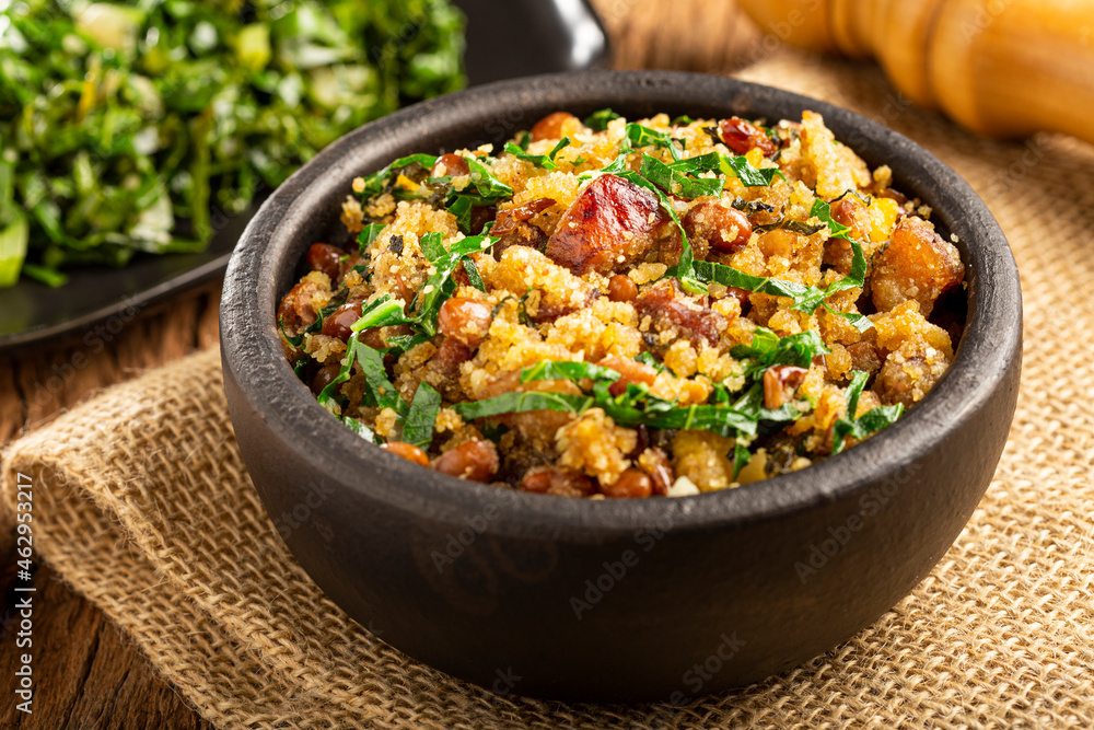 Feijão tropeiro, comida típica brazileira. Feijão tropeiro, comida típica brazileira.