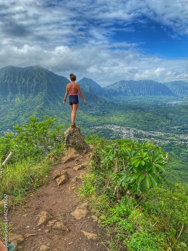 Canvas Print woman hiking in the mountains