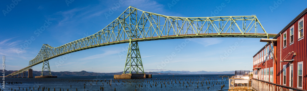 Obraz premium Astoria–Megler Bridge in panorama 