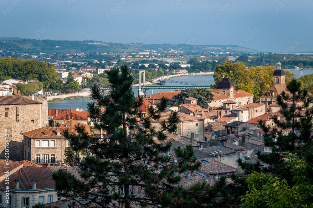 Vue générale de Tournon-sur-Rhône en Ardèche