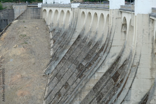 FU 2020-07-25 Belgien hin 84 Rundbögen an einer Staumauer photo