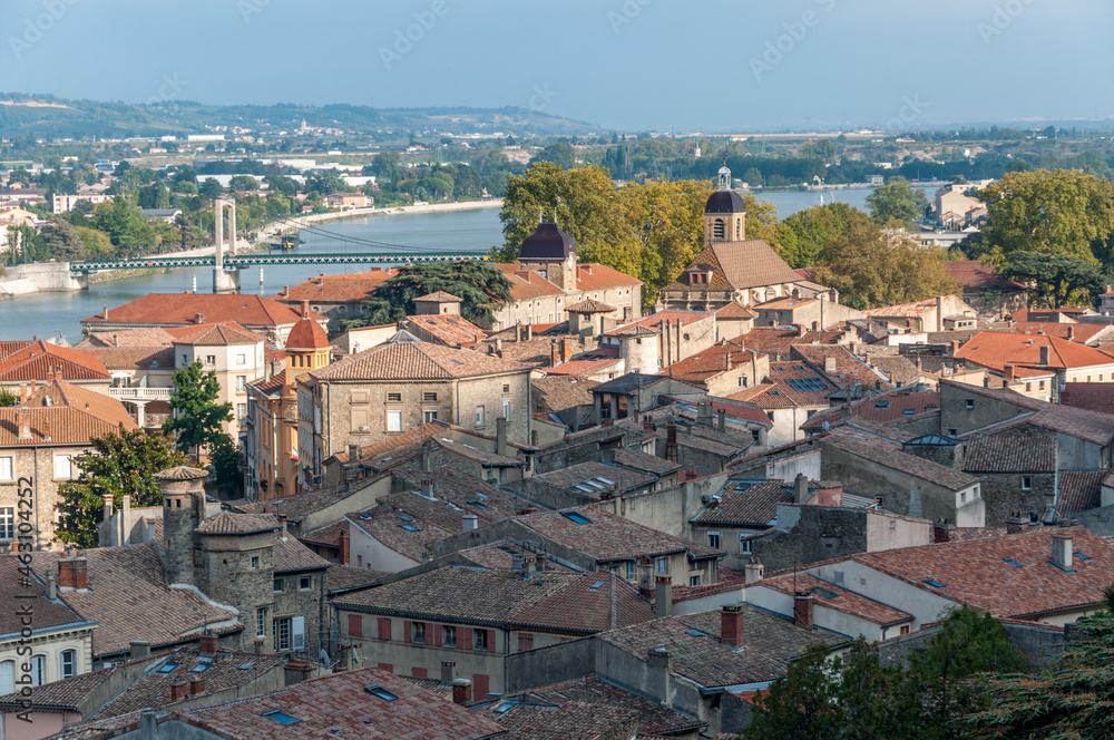 Vue générale de Tournon-sur-Rhône en Ardèche
