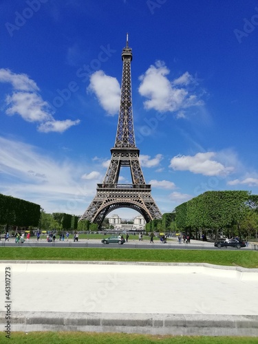 Eiffel tower  and blue sky , paris France © Alarandas