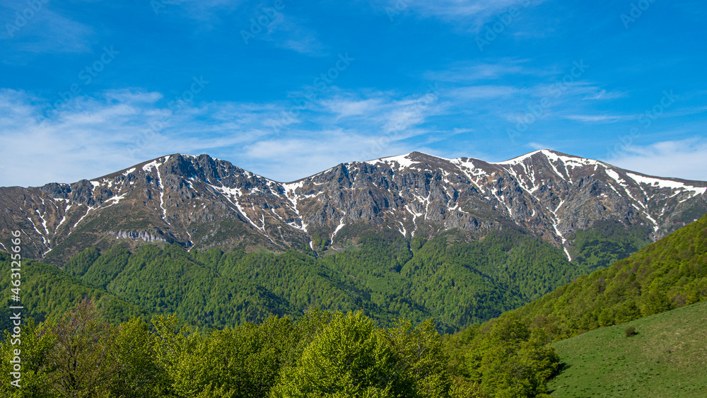 Obraz premium mountains in the mountains