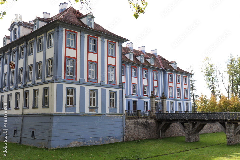 Blaues Schloß in  Obernzenn bei Bad Windsheim. Wasserschloß.