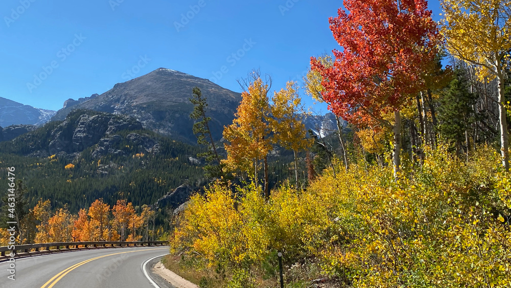 Naklejka premium Fall Colors - Scenic Drive (4 of 4)