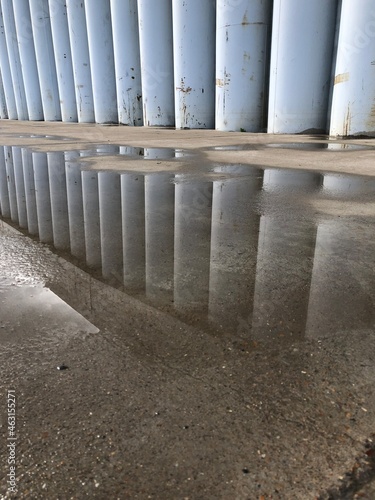 Wallpaper Mural reflection Torontodigital.ca