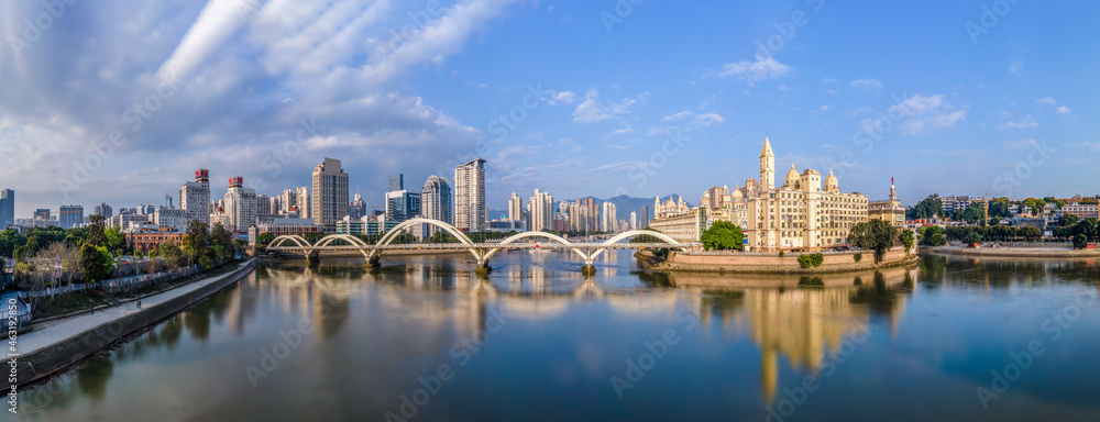 Fototapeta premium Cityscape of Fuzhou City, Fujian Province, China