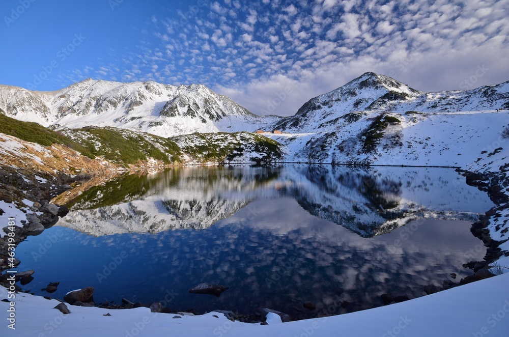 Fototapeta premium 初冬の立山連峰 ミクリガ池