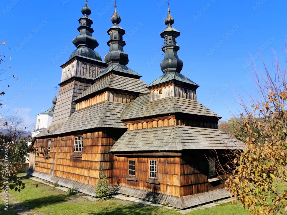 Cerkiew grekokatolicka w Owczarach w Małopolsce, szlak architektury drewnianej - obrazy, fototapety, plakaty 