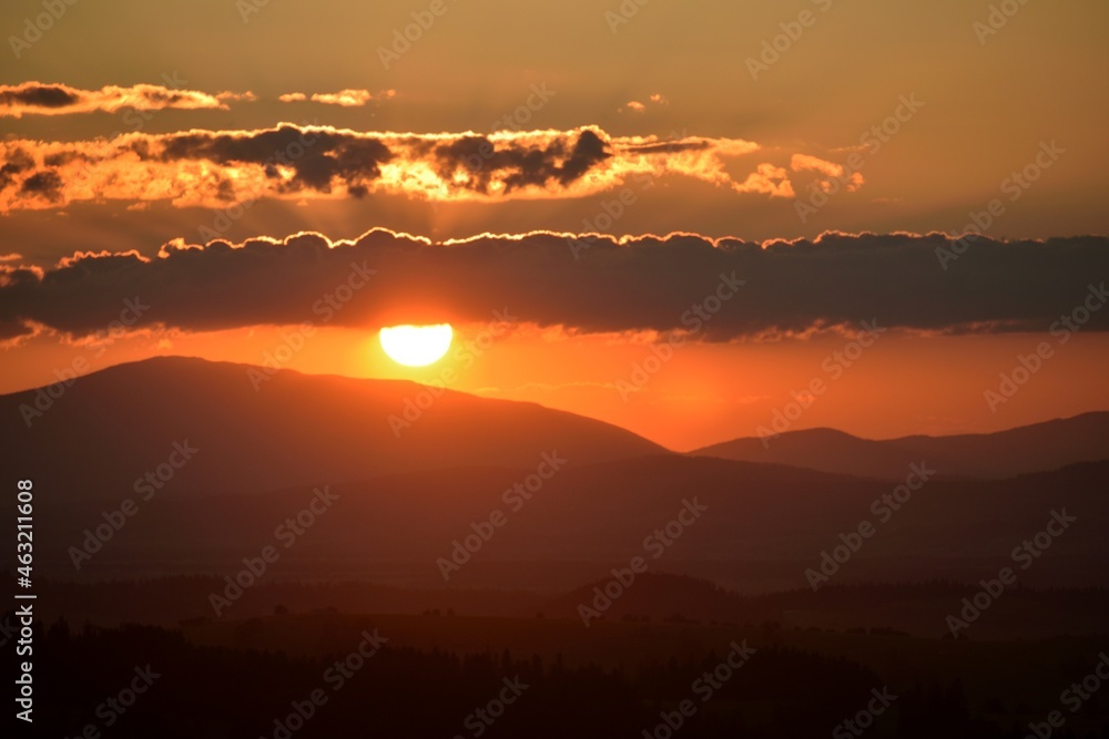 Fototapeta premium sunshine in the mountains