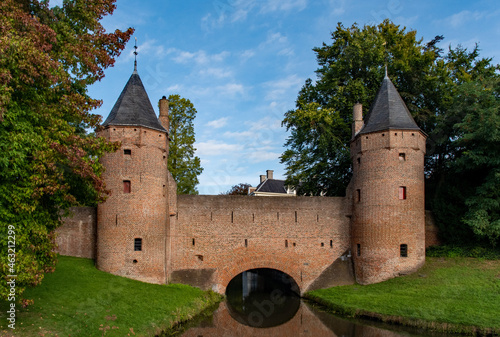 Das mittelalterliche Stadttor Monnikendam in Amersfoort in den Niederlanden