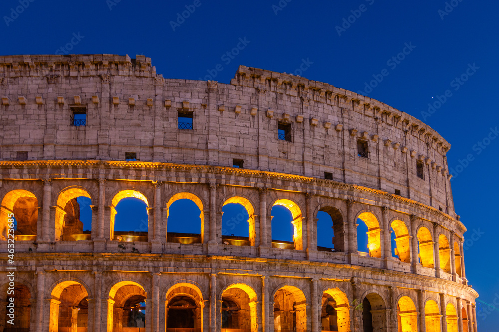 Fototapeta premium Kolosseum by night