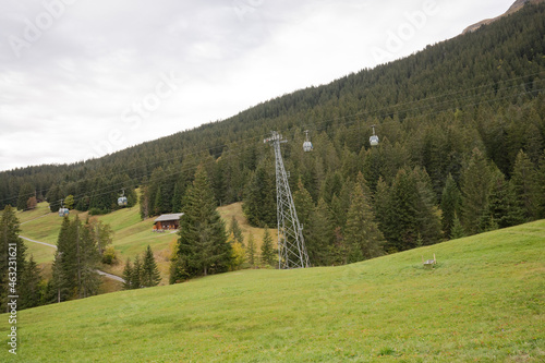 Gletscherdorf Grindelwald ,Heimat von Eigernordwand und Bergführern. Ferienort für Wanderer und Wintersportler. Mit Hotels, Restaurants, Hütten und Bars photo