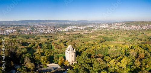 Luftaufnahme Drohnenpanorama der Landschaft des Bismarckturms in Ingelheim mit Weinbergen und Wald im Herbst, Rheinhessen Deutschland photo