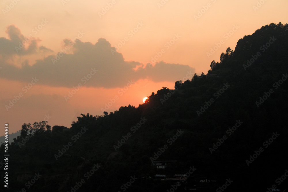 Picture of sunset in Hill.
