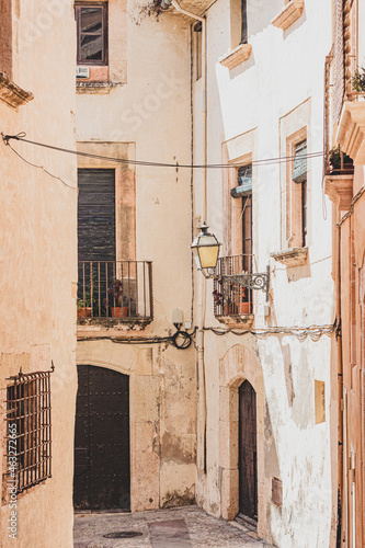 Ciudad pueblo antigua medieval vintage retro colores