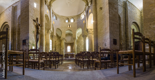 Saint Robert (Corrèze, France) - Vue intérieure panoramique de l'église romane Saint Robert
