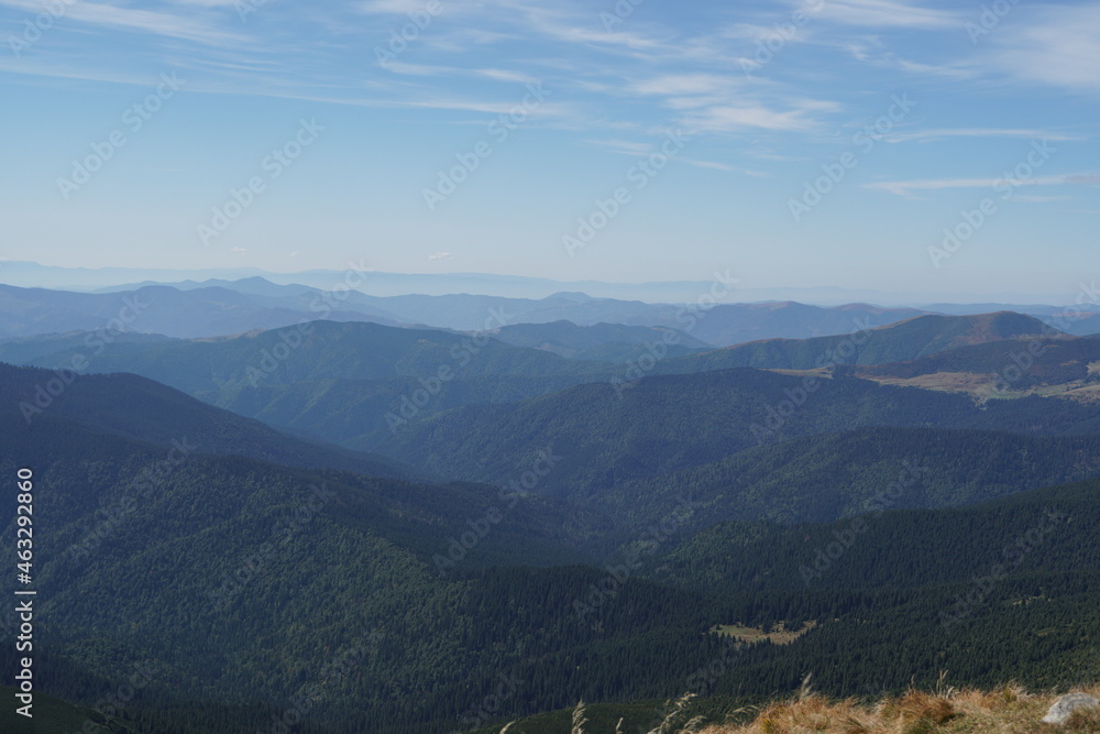 Naklejka premium view of the magnificent mountains and sky