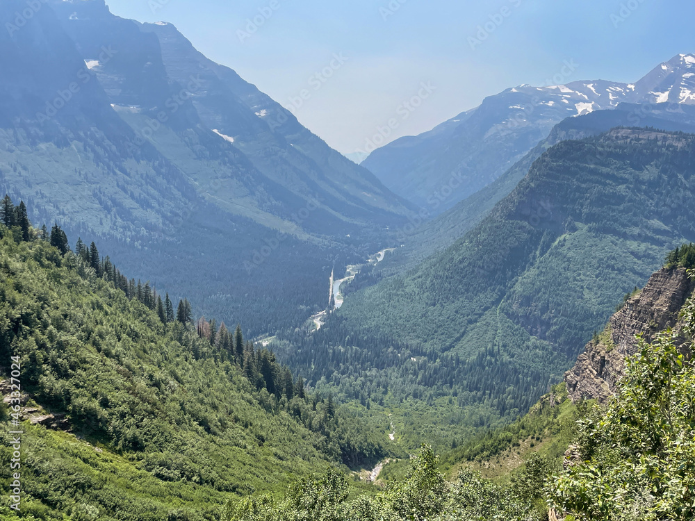 Fototapeta premium Glacier National Park View from Going to the Sun Road